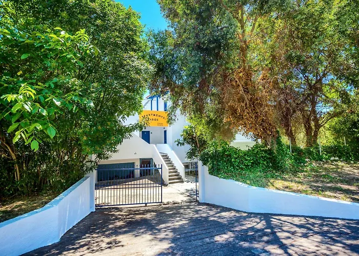 Xenios Faros פוסידי