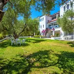 Xenios Faros Apartment *